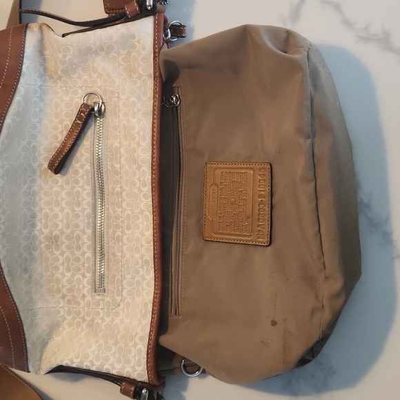 Authentic Coach signature shoulder bag/ crossbody bag - Picture 9 of 10